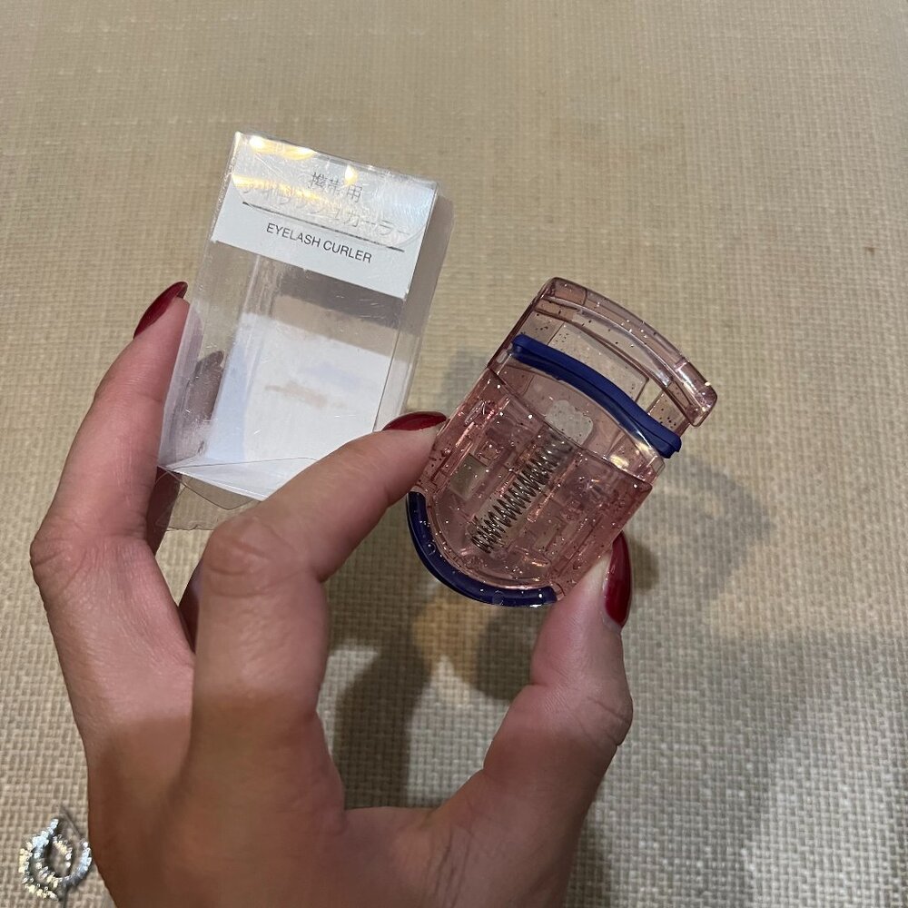 eyelash curler